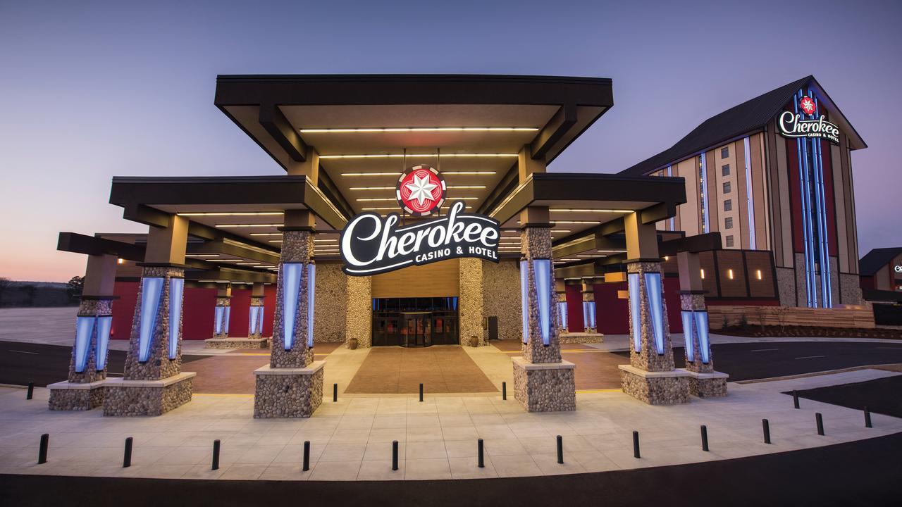 Cherokee Casino Hotel Roland Exteriör bild