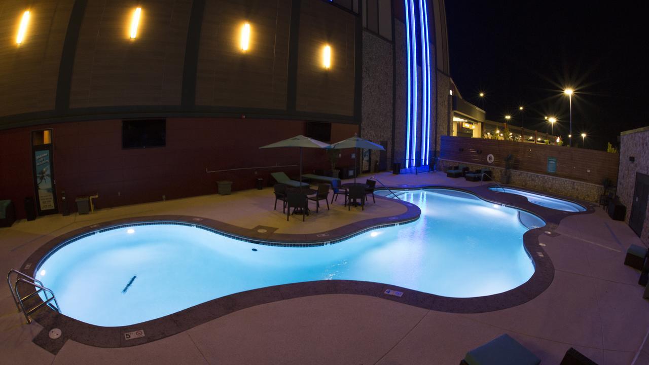 Cherokee Casino Hotel Roland Exteriör bild